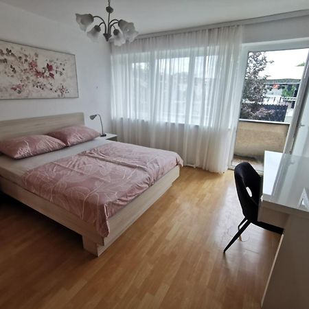 Apartment Tonio - Right On The Main Square Gospić Exterior foto